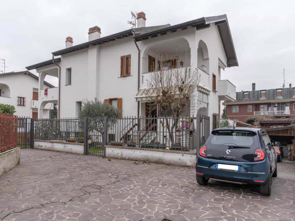Talo sisään Cisliano, Lombardia 11405711