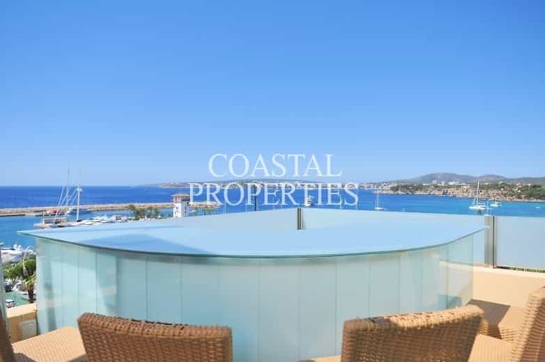 Condominium in Portals Nous, Illes Balears 11405853