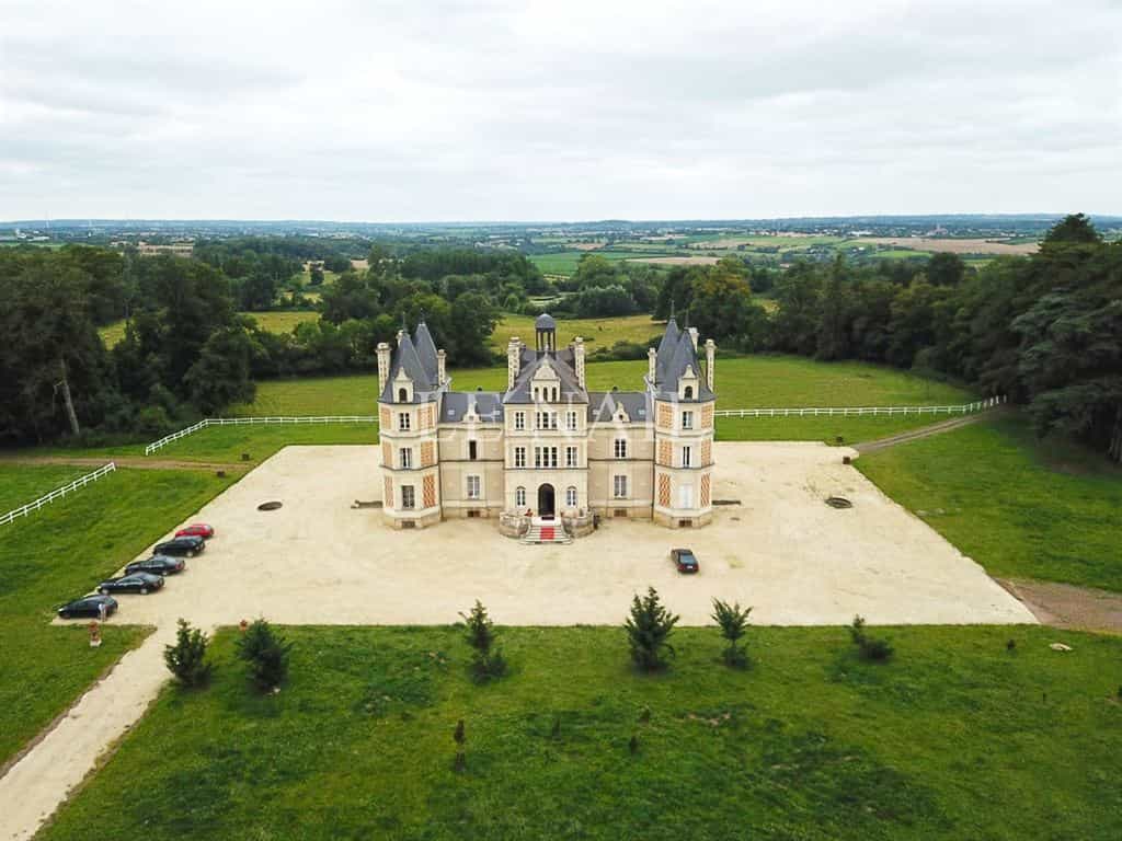 房子 在 Angers, Pays de la Loire 11406398