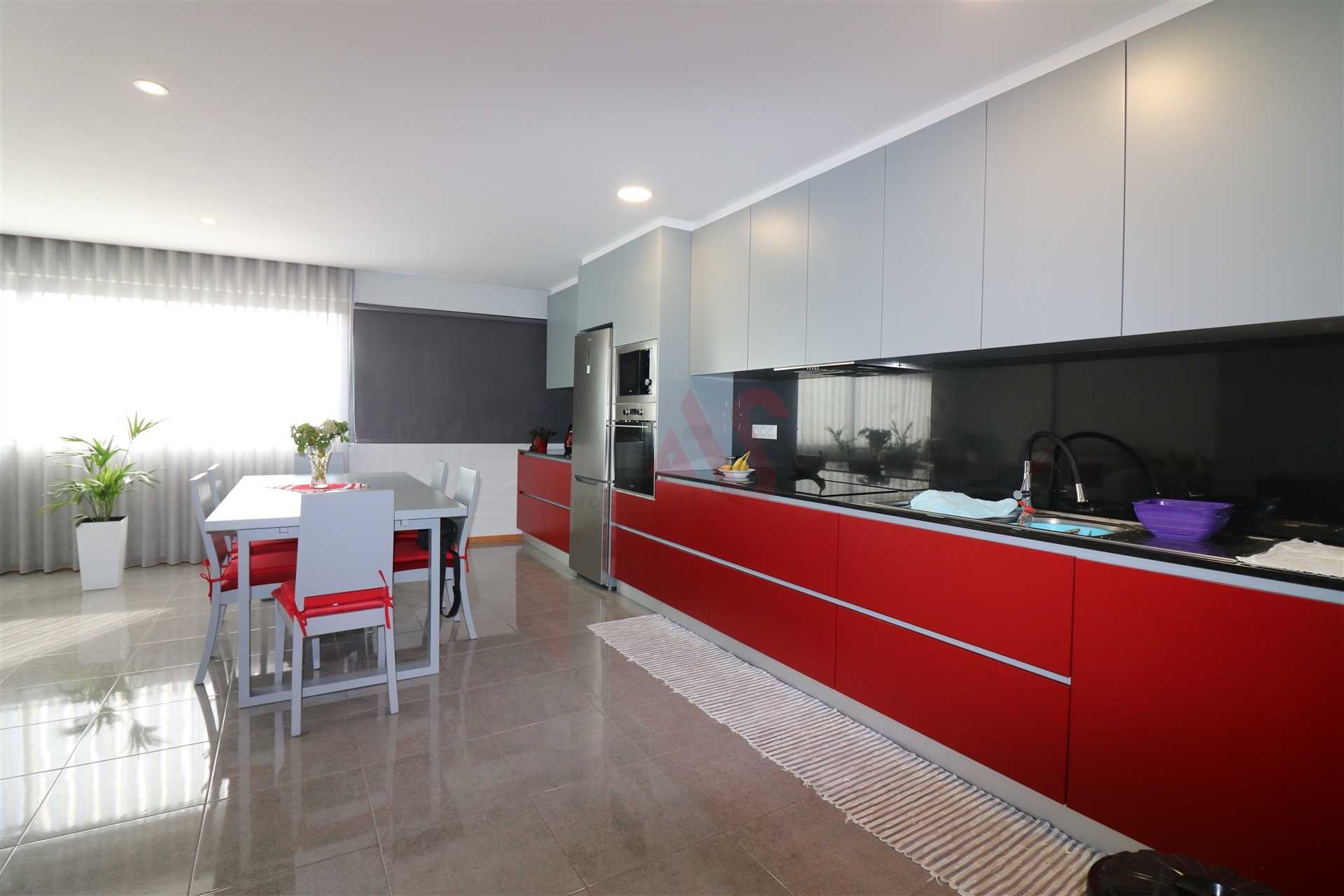 Condominium in Oliveira, Braga 11406502