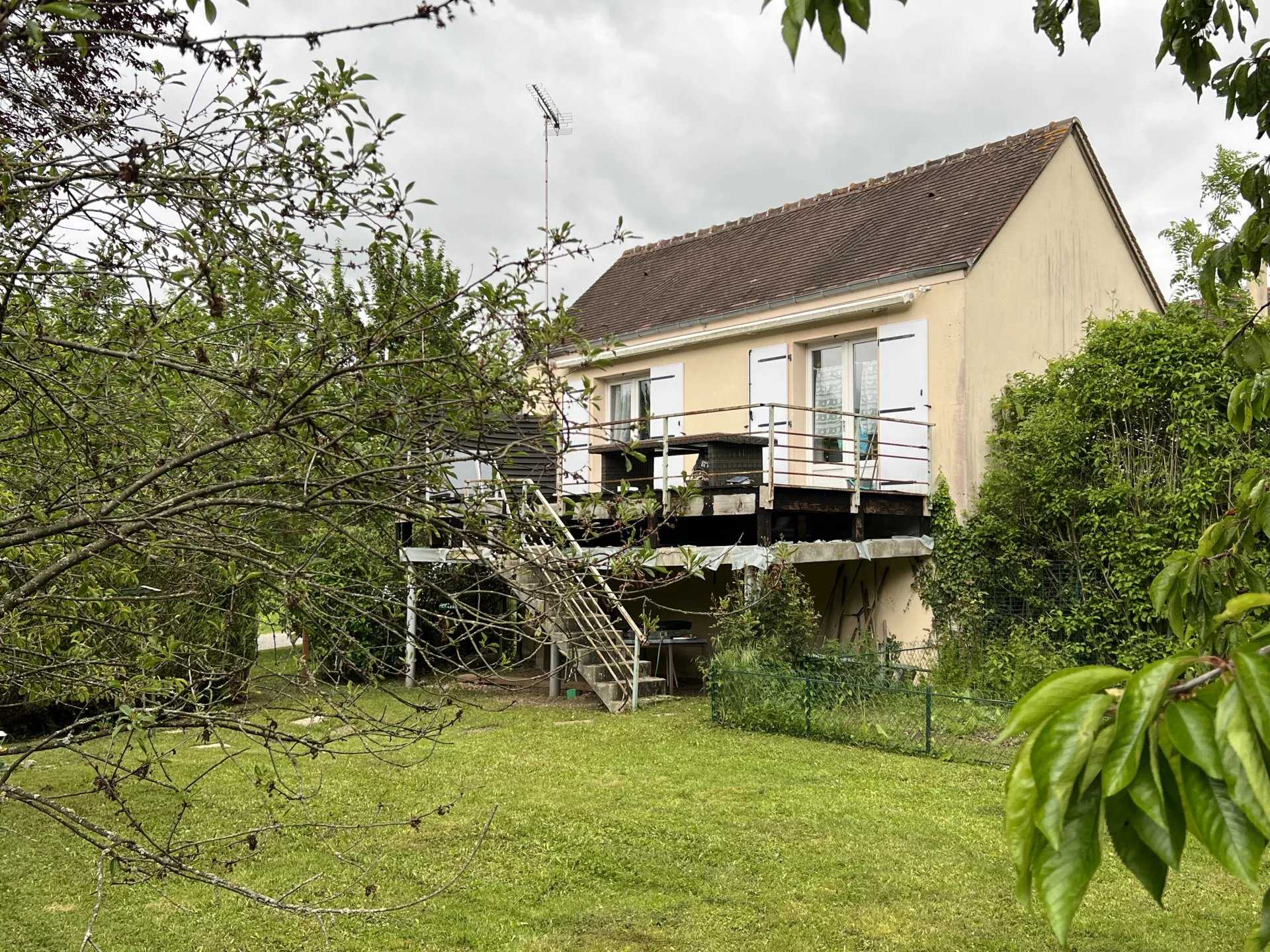 σπίτι σε Cherisy, Centre-Val de Loire 11408592