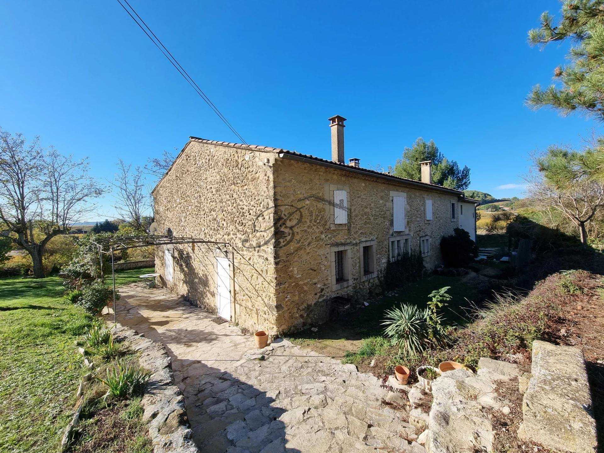 Talo sisään La Tour-d'Aigues, Provence-Alpes-Cote d'Azur 11408819