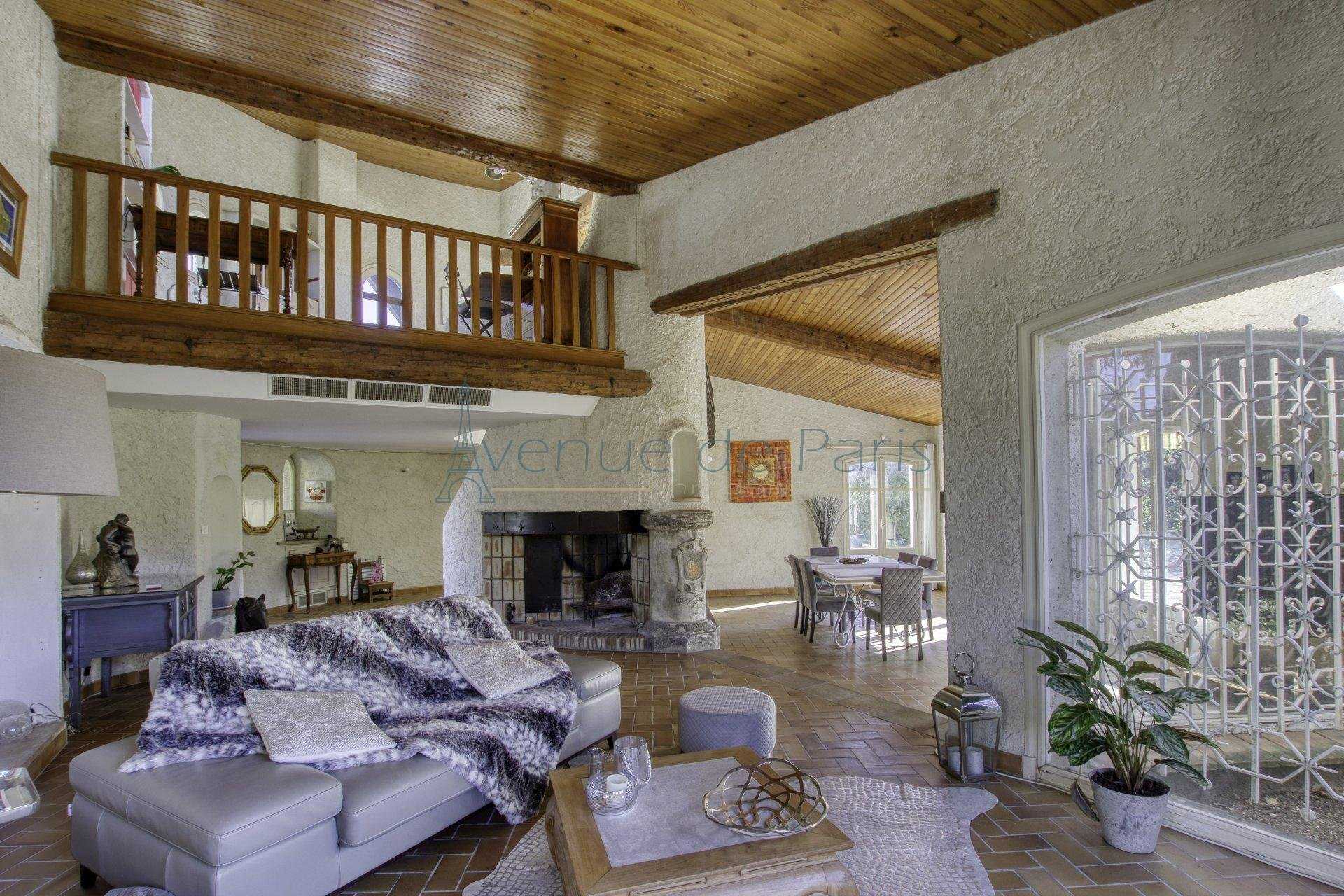 Hus i La Garde, Provence-Alpes-Cote d'Azur 11408930