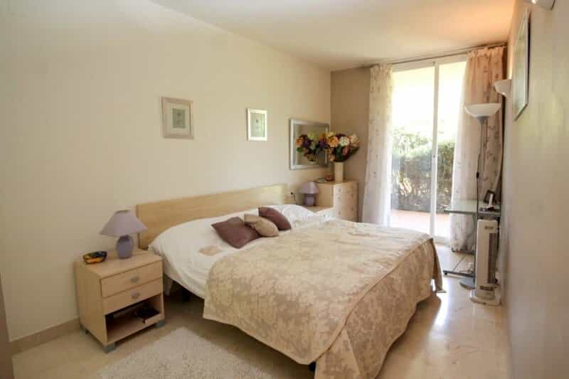 Condominium in Fuengirola, Andalusia 11409916