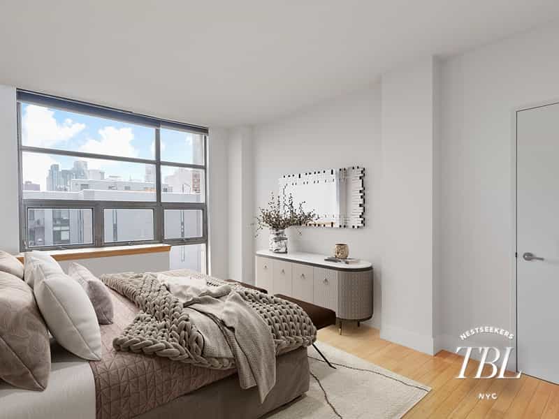 Condominium in Manhattan, New York 11431819