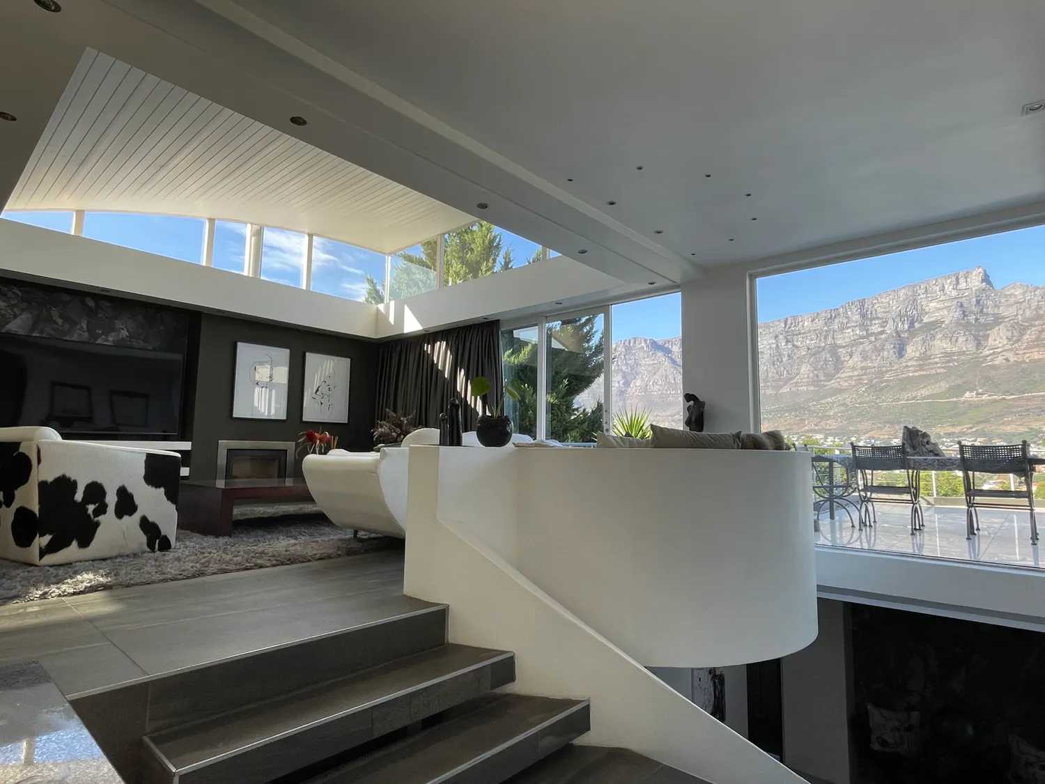 Talo sisään Cape Town, 14 Leeukloof Drive 11444834