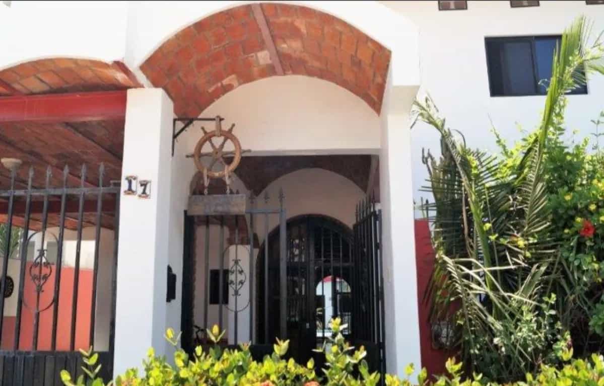 House in La Penita de Jaltomba, 17 Avenida Sol Nuevo 11490050