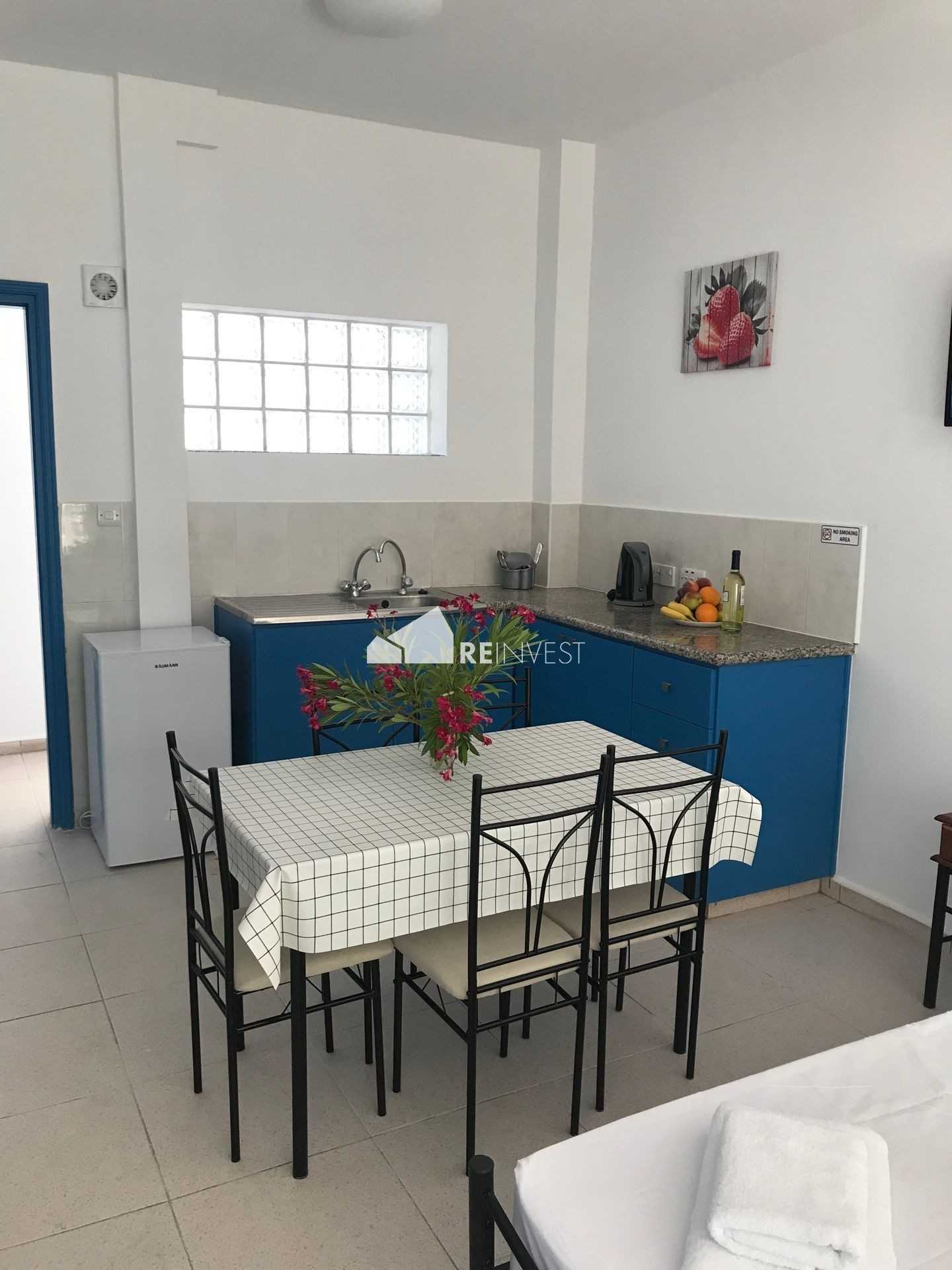 Multi Family in Paphos, Paphos 11490354