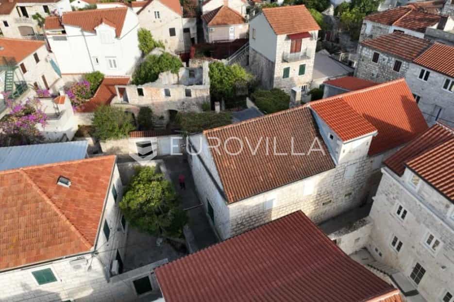 House in Sutivan, Splitsko-dalmatinska županija 11490425