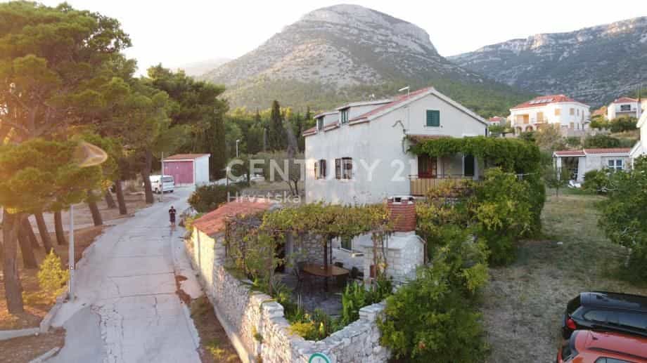 Haus im Bol, Split-Dalmatia County 11490451