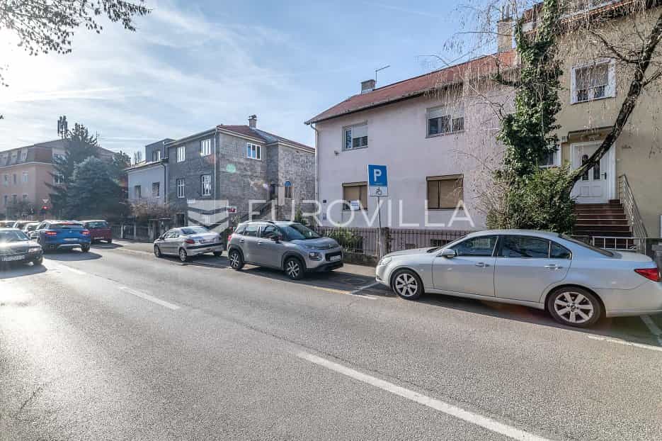 Condominium in Donji Bukovec, Zagreb, Grad 11490534