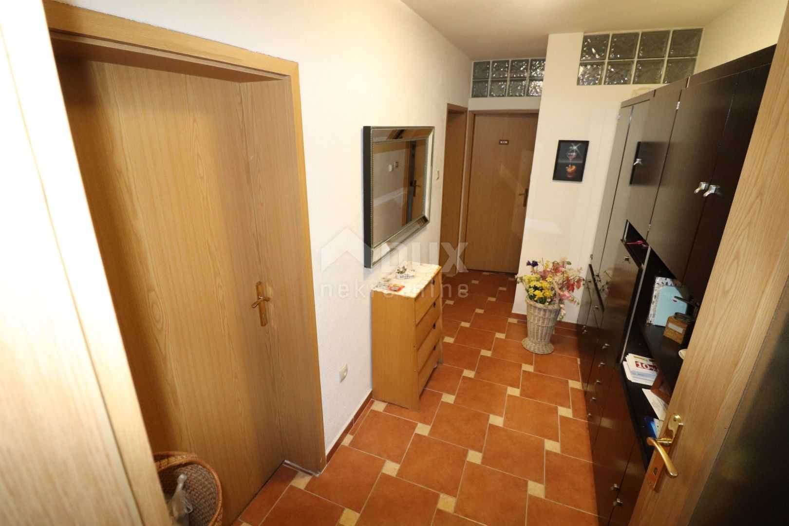 公寓 在 Novi Vinodolski, Primorje-Gorski Kotar County 11490583