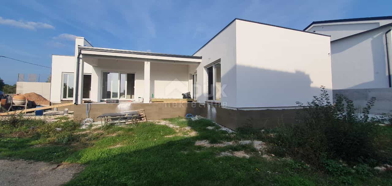 casa en Rovinj, Istarska Županija 11490585