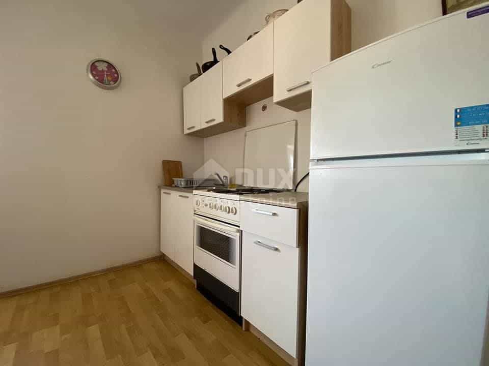 Condominio en Mrkopalj, Primorsko-Goranska Županija 11490772