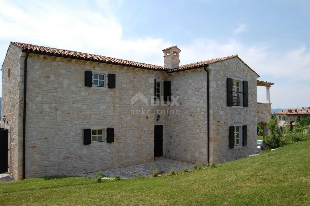 房子 在 Klarici, Istarska Zupanija 11490858