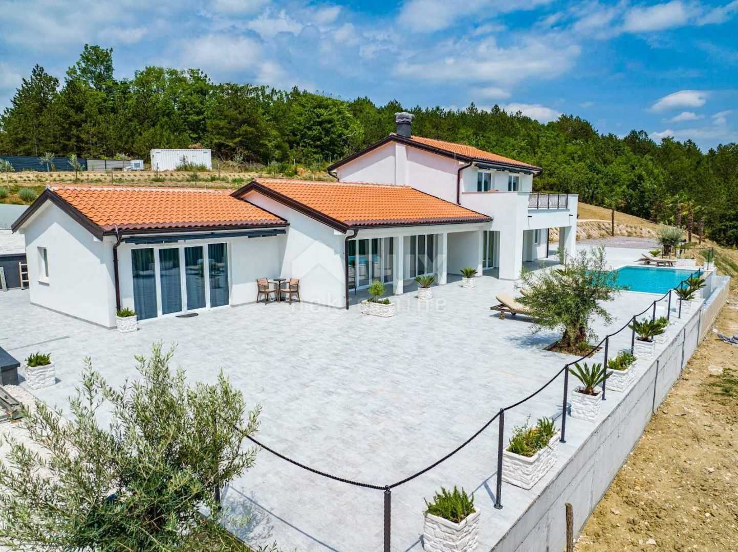 casa en Korelići, Istarska županija 11490943