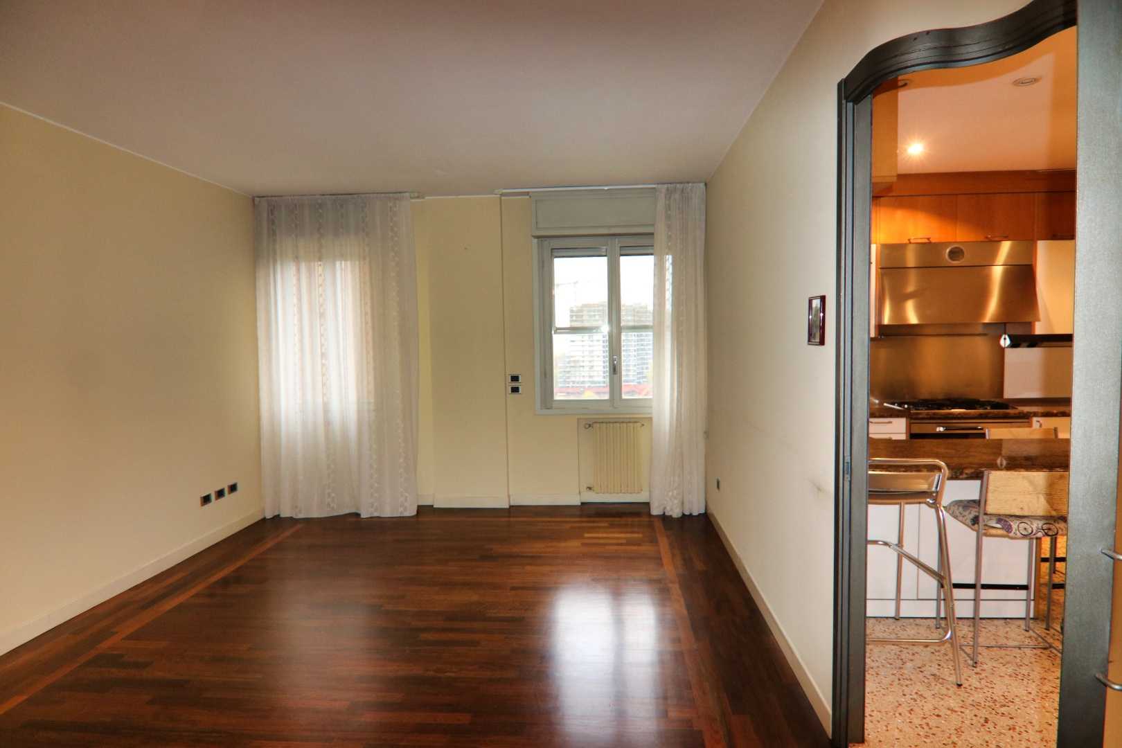 Condominium in Modena, Emilia-Romagna 11490977