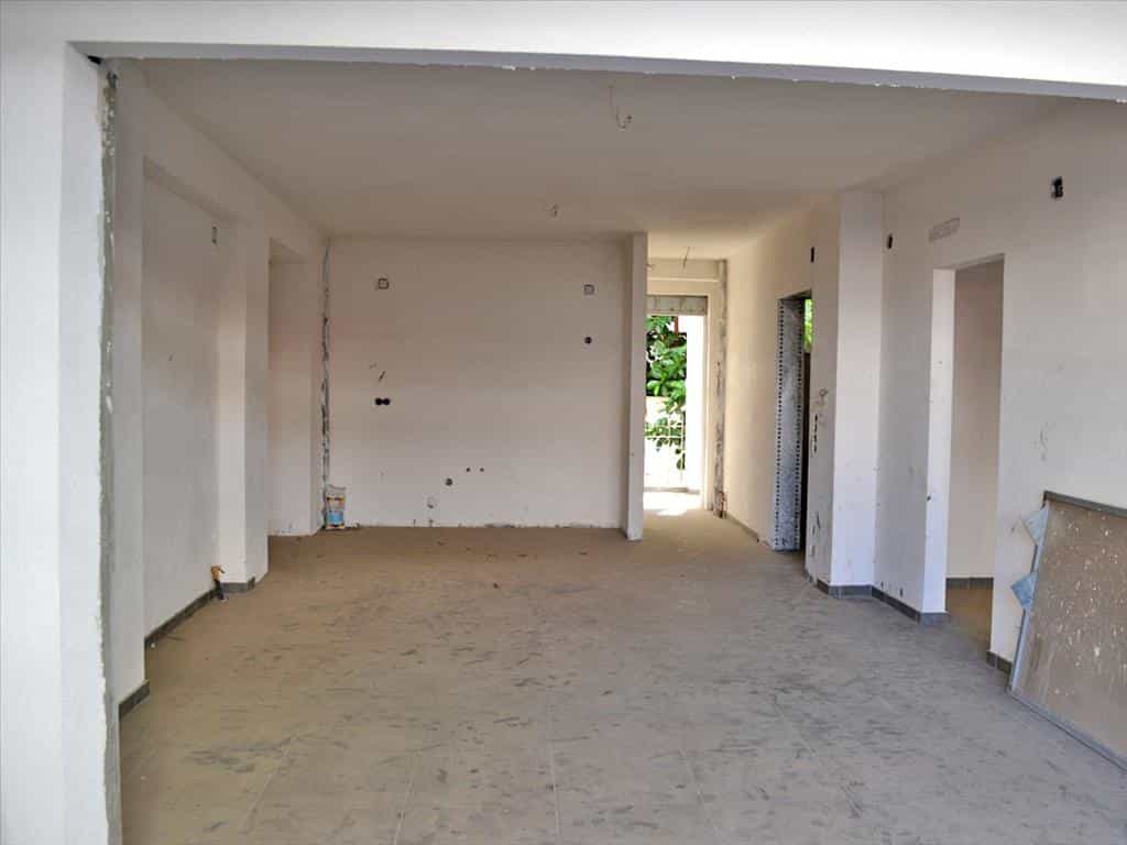 Condominium in Patra, Dytiki Ellada 11493265