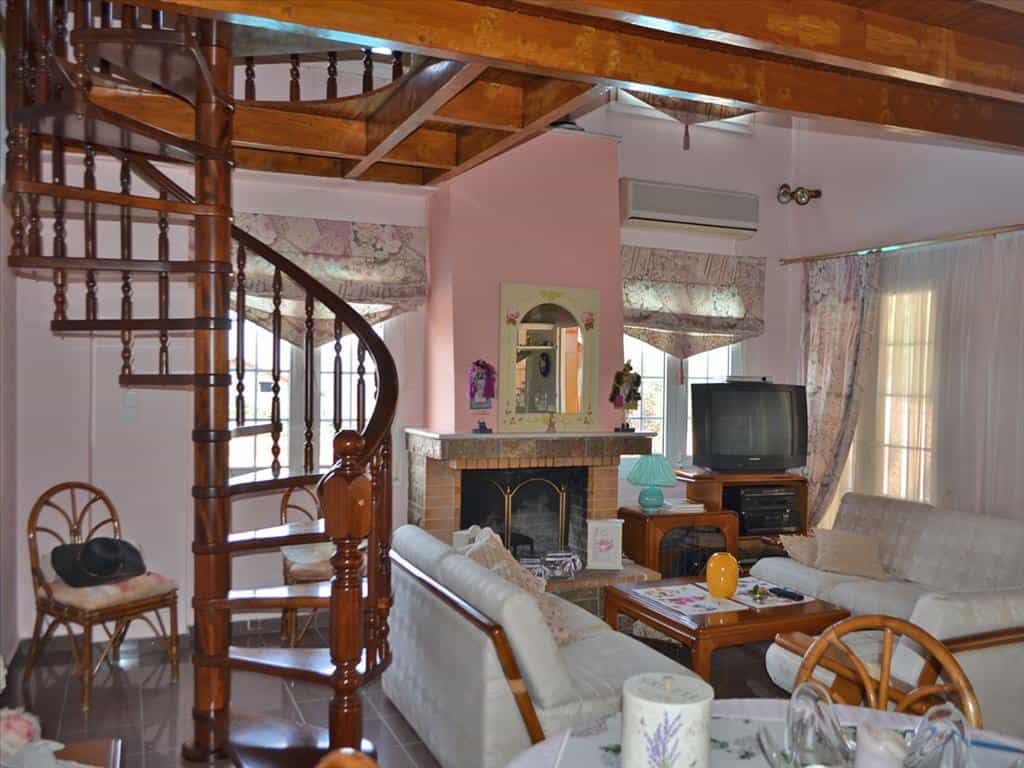 House in Chalcis,  11493635