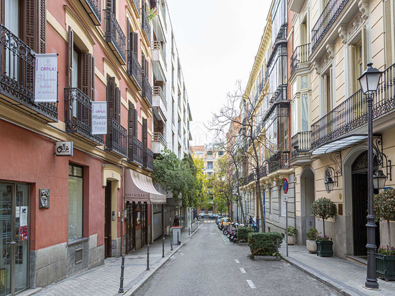 Condominium in Madrid, Community of Madrid 11494472