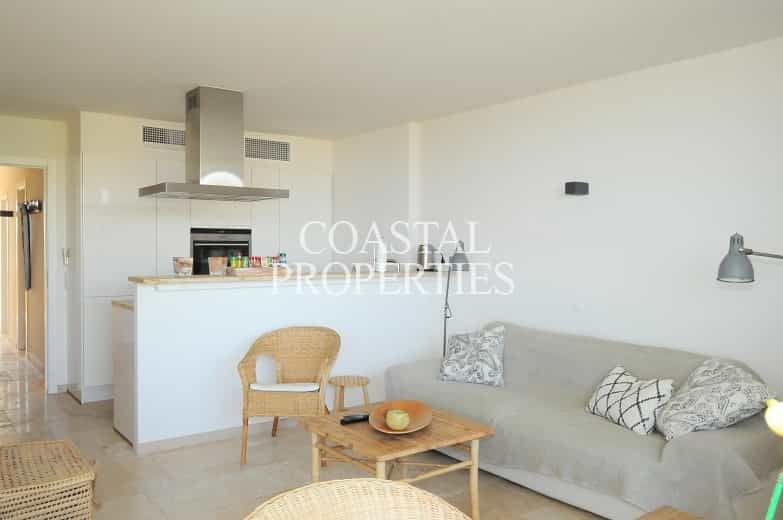 Condominium in La Bonanova, Balearic Islands 11497563