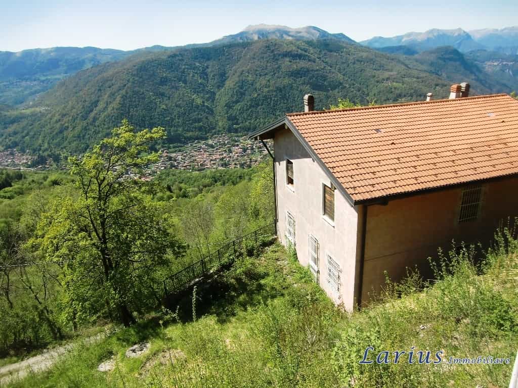 House in , Lombardy 11497841