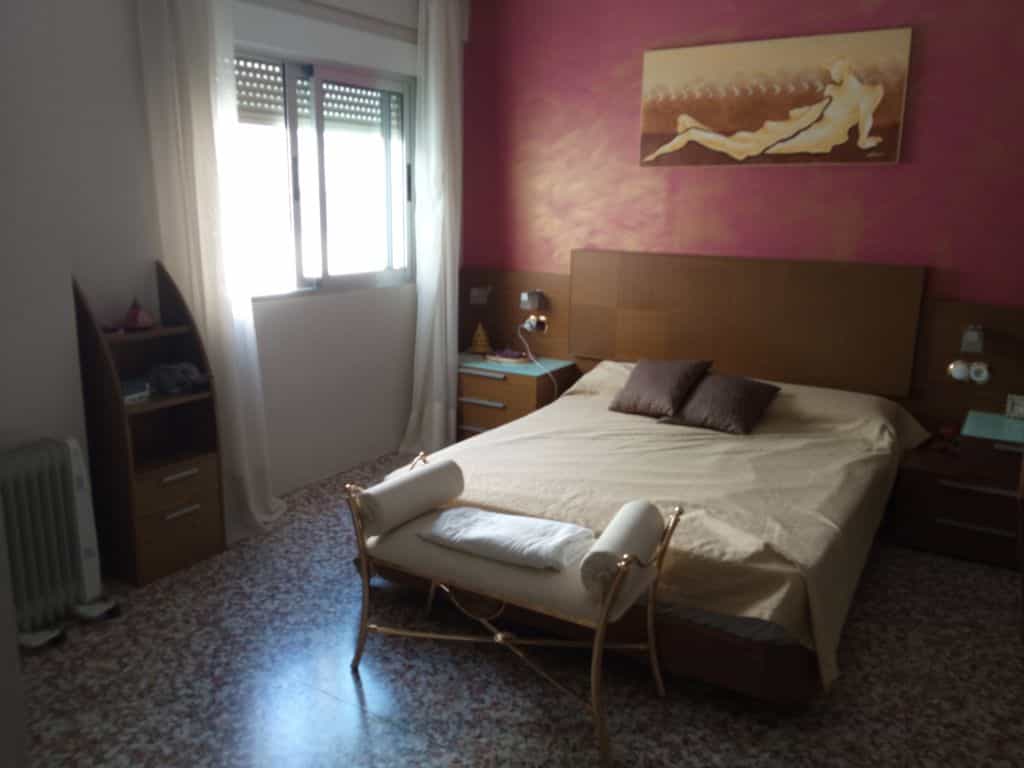 Condominium in Oliva, Valencia 11499891