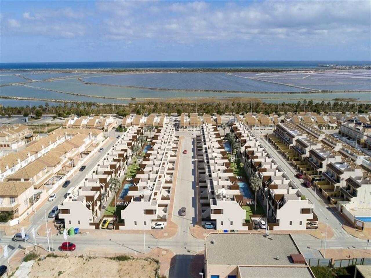 Condominium in San Pedro del Pinatar, Region of Murcia 11500877