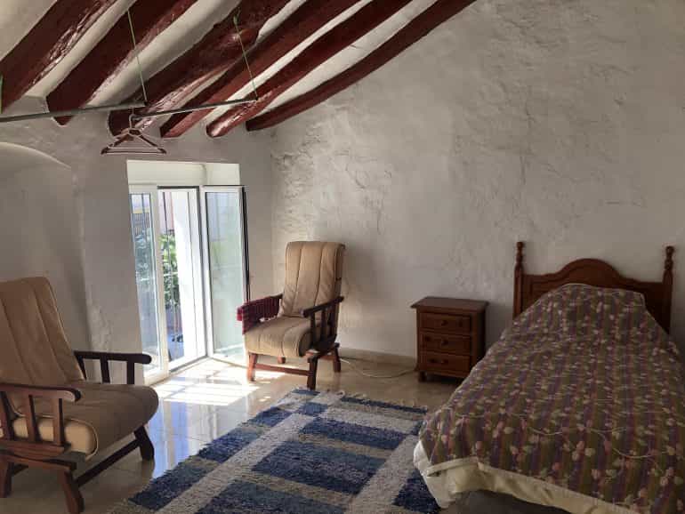 rumah dalam Pruna, Andalusia 11500949