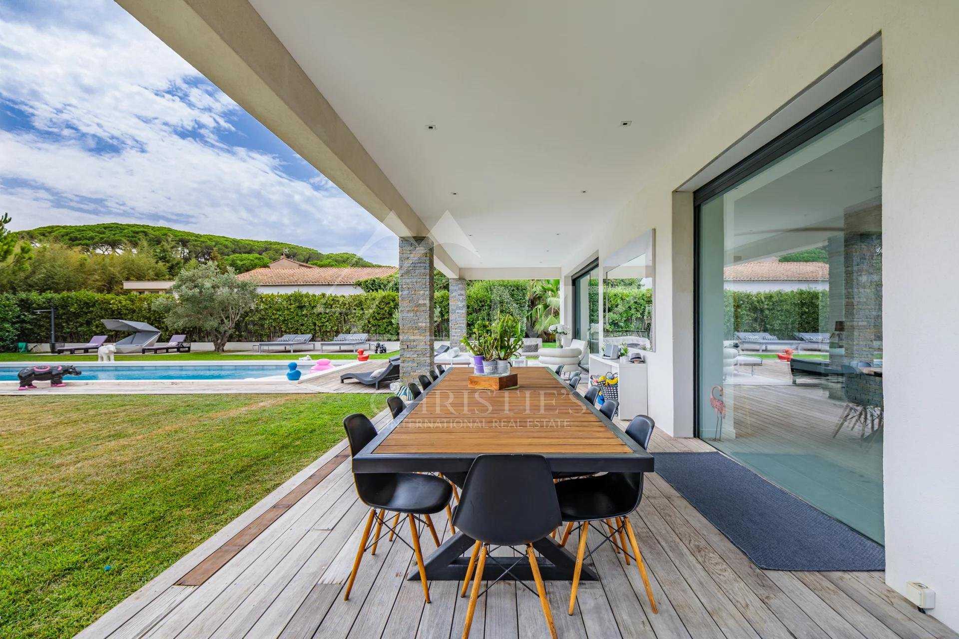 House in Saint-Tropez, Provence-Alpes-Cote d'Azur 11502446