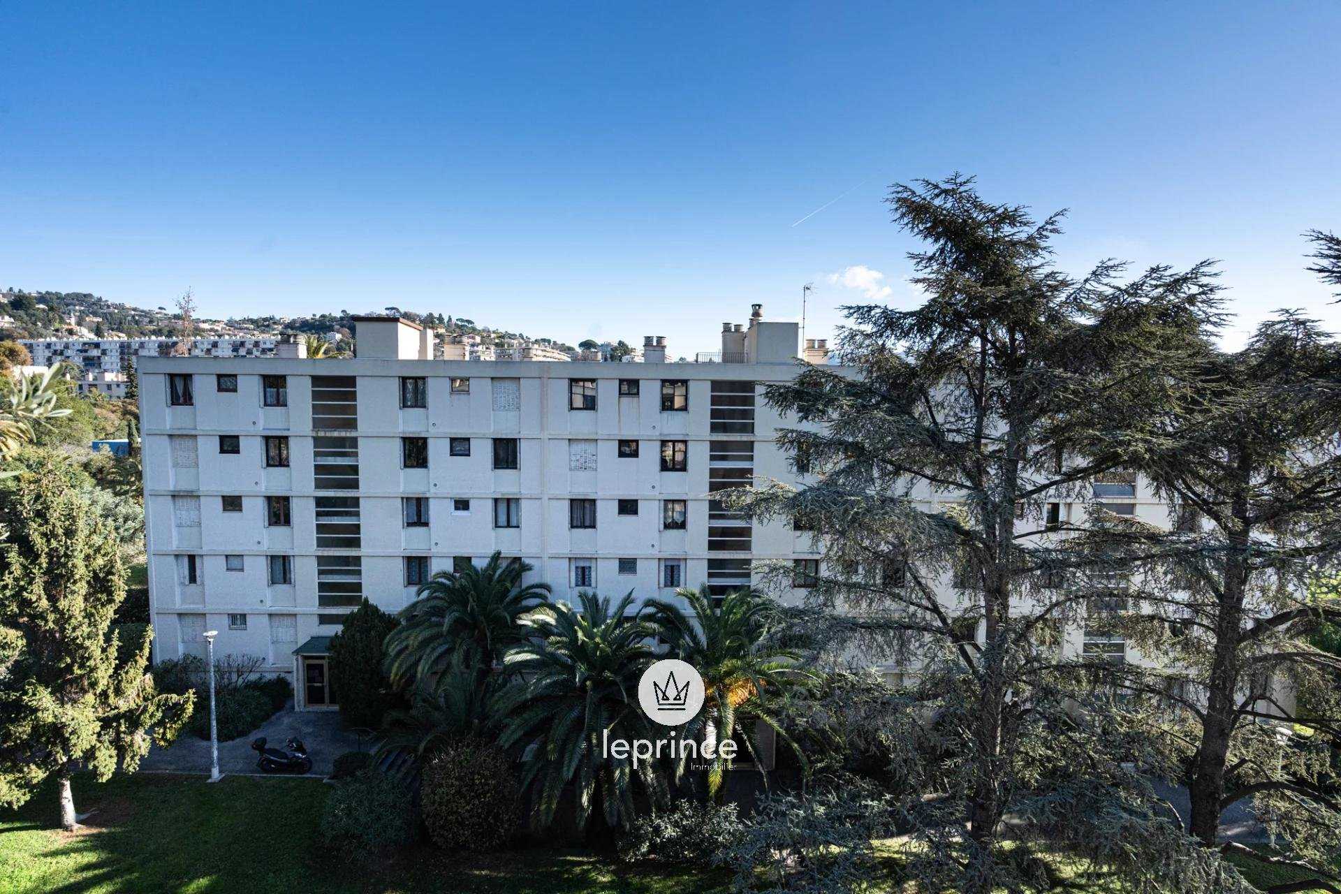Condominium in Le Ray, Provence-Alpes-Cote d'Azur 11502474