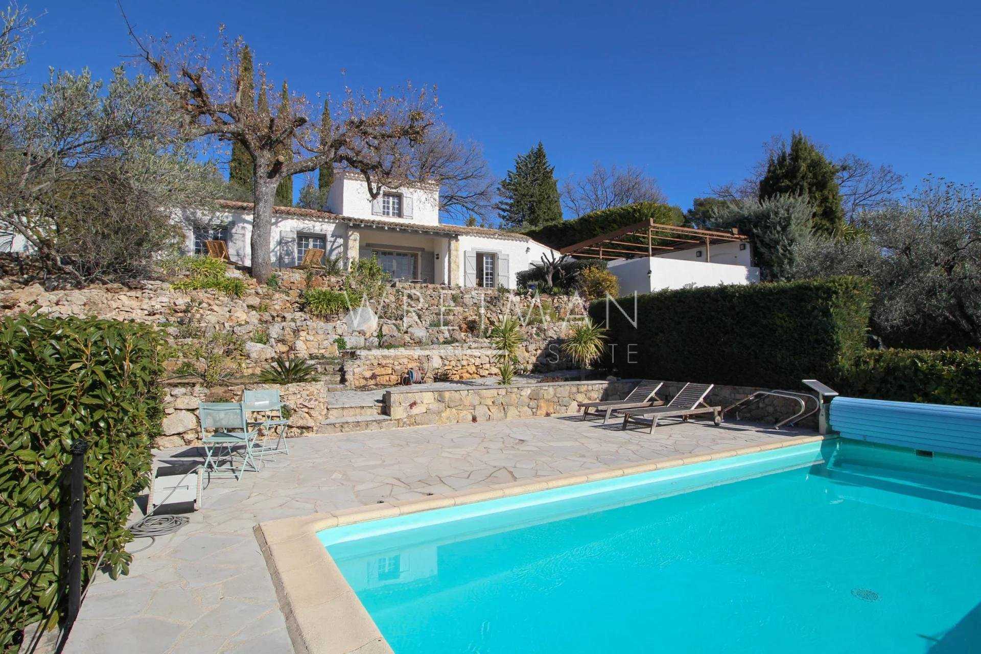 Hus i Tourrettes, Provence-Alpes-Cote d'Azur 11502476
