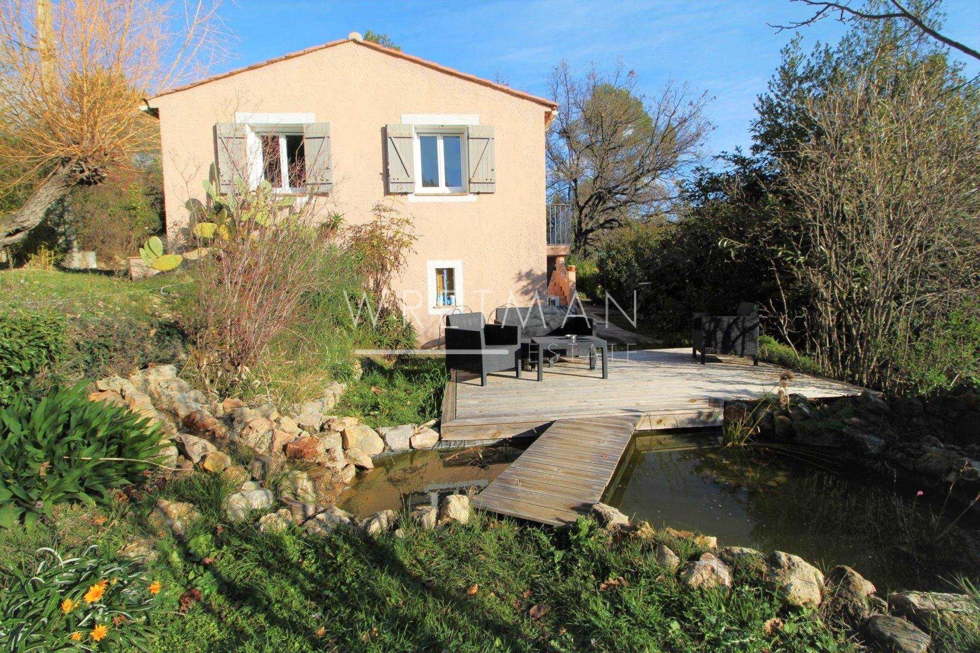 Talo sisään Seillans, Provence-Alpes-Cote d'Azur 11502480