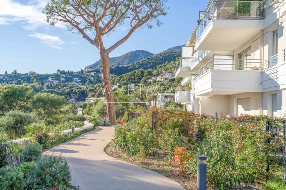 Condominium dans Roquebrune-Cap-Martin, Alpes-Maritimes 11502577