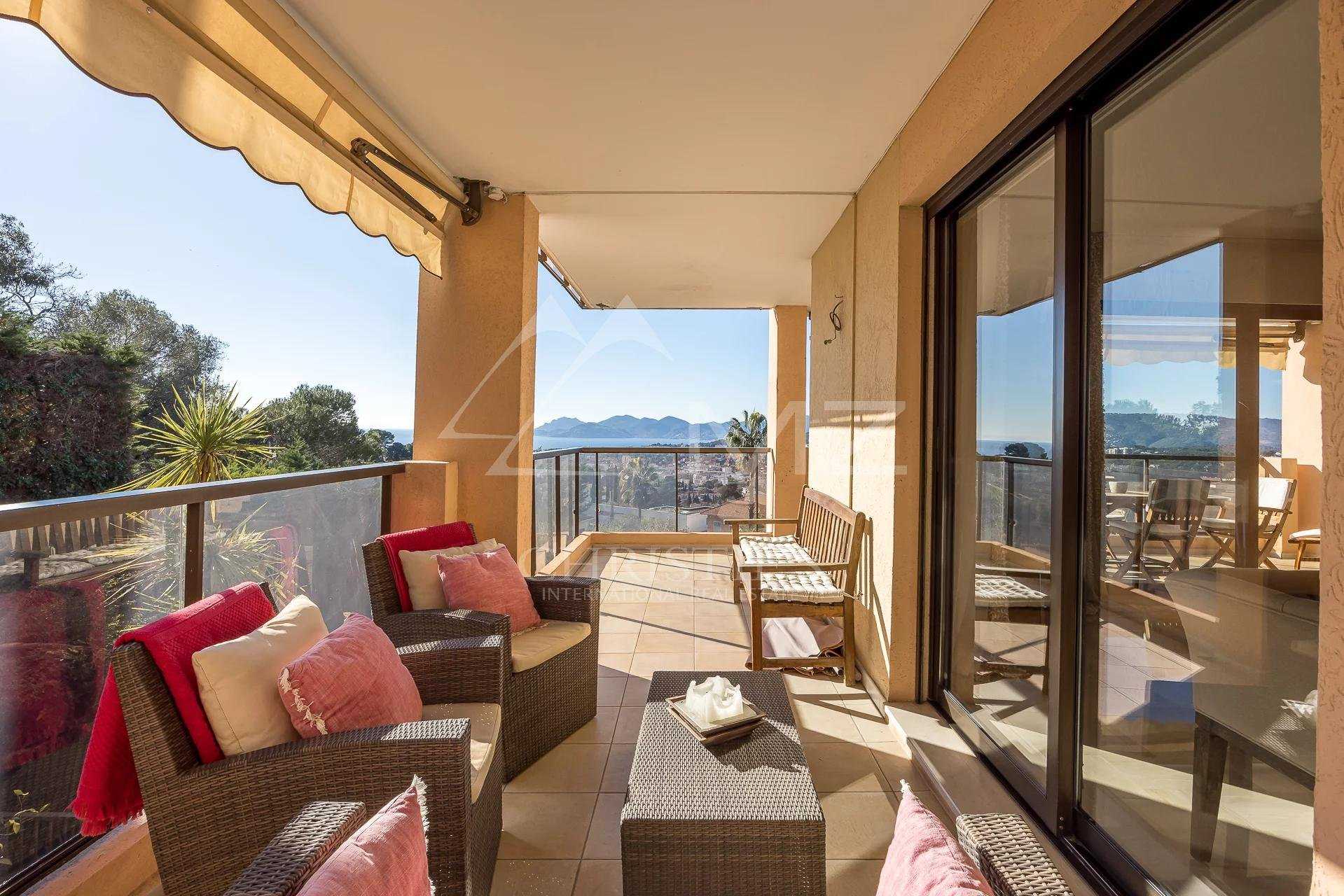 Condominium in Kap Maarten, Provence-Alpes-Côte d'Azur 11502593