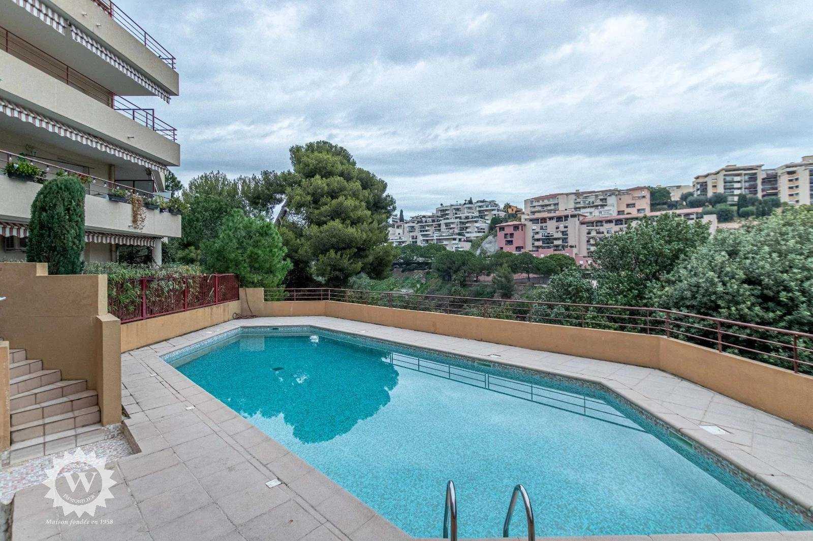 Condominium in Sainte-Helene, Provence-Alpes-Cote d'Azur 11502605