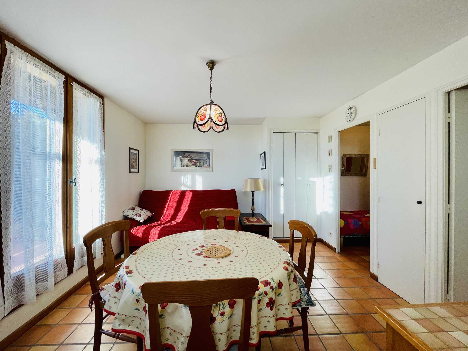 Condominium in Sablet, Provence-Alpes-Cote d'Azur 11502649