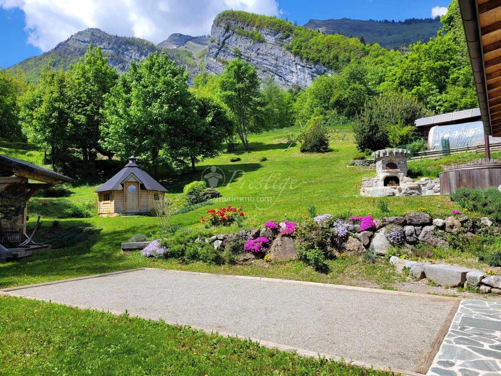 rumah dalam Frontenex, Auvergne-Rhone-Alpes 11502665