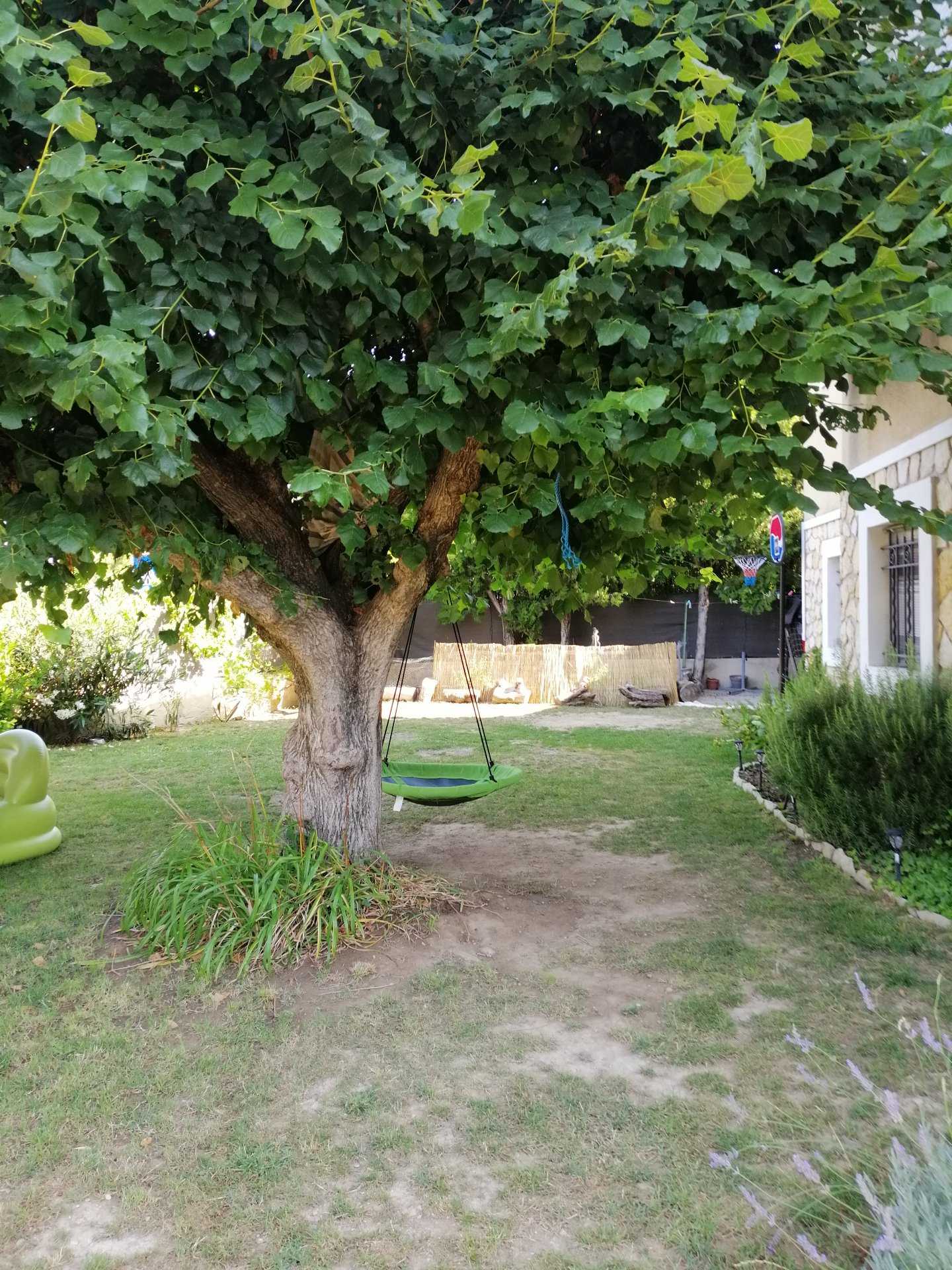 公寓 在 Pertuis, Provence-Alpes-Cote d'Azur 11502681