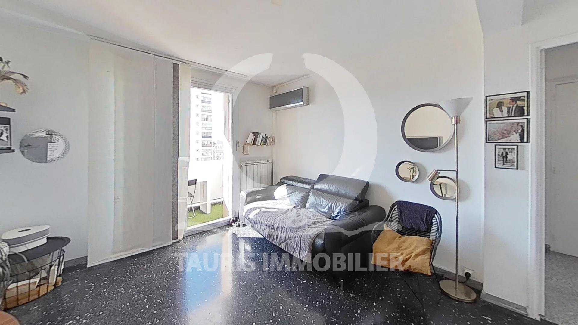 公寓 在 La Panouse, 普羅旺斯-阿爾卑斯-藍色海岸 11502751