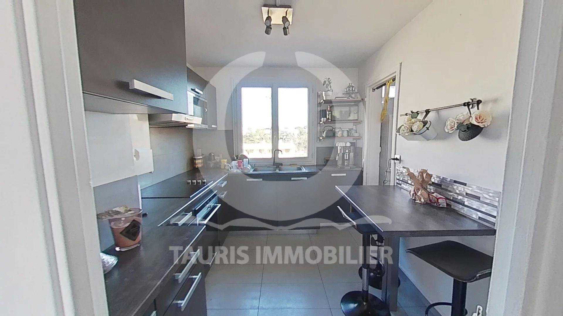 Condominium in La Panouse, Provence-Alpes-Cote d'Azur 11502751
