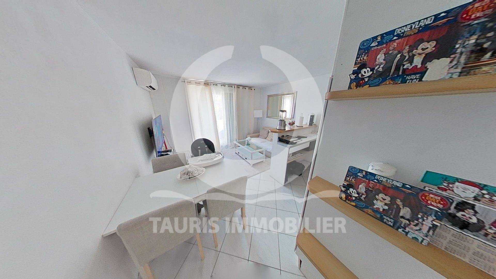 Condominium in La Pomme, Provence-Alpes-Côte d'Azur 11502752
