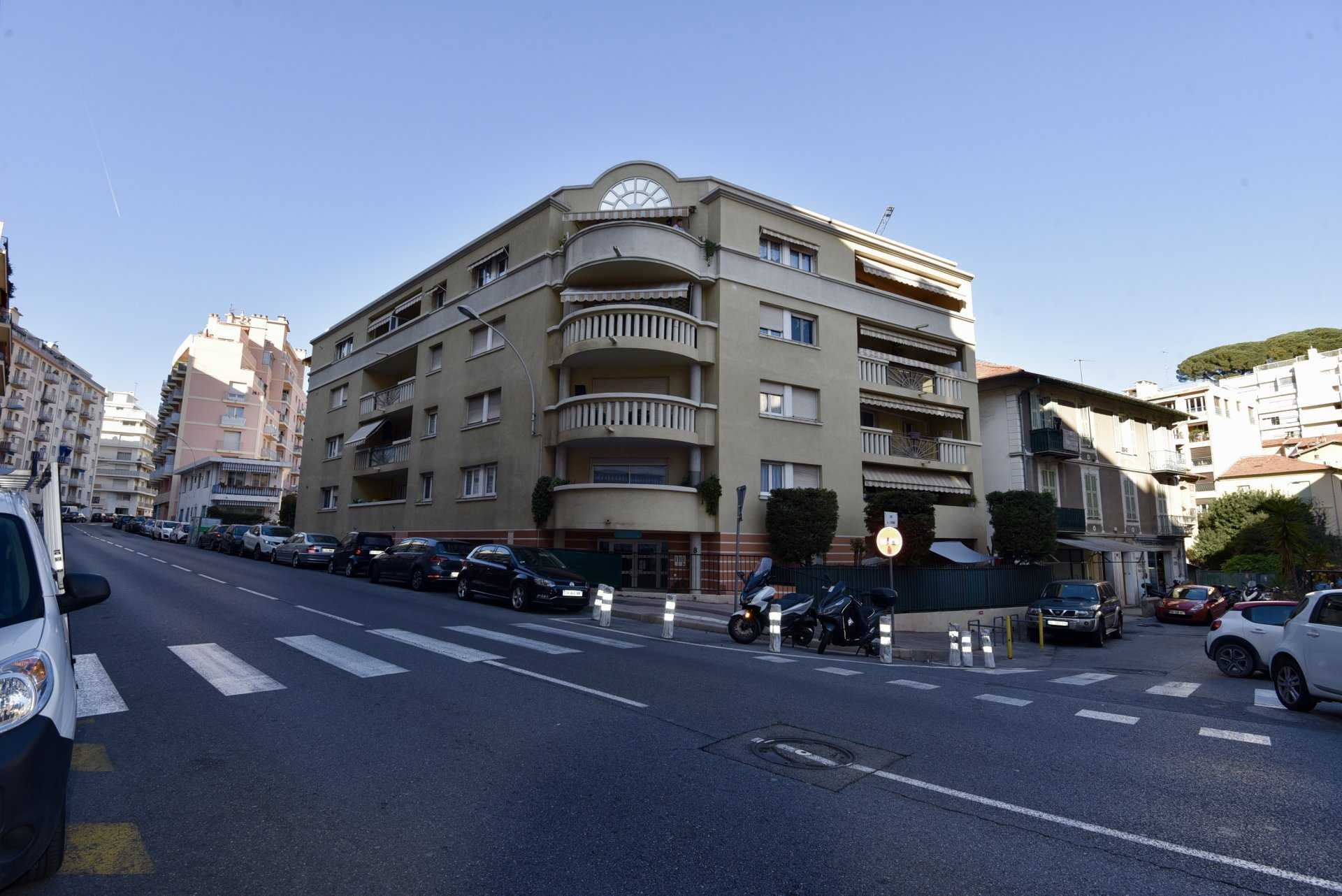 Residentieel in Nice, Alpes-Maritimes 11502762