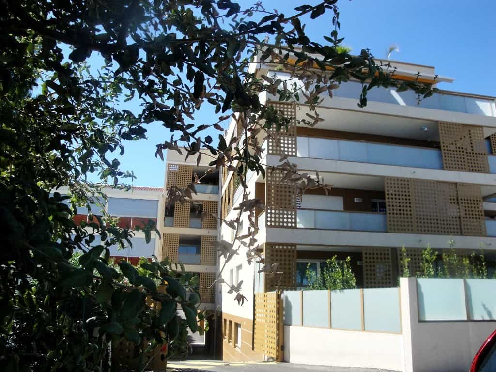 Condominium dans Fréjus, Var 11502775