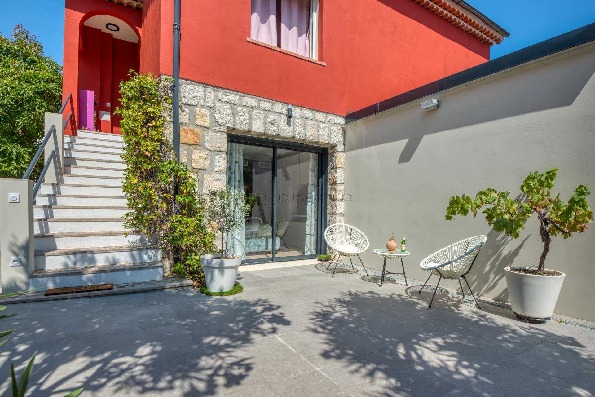 House in Èze, Alpes-Maritimes 11502867