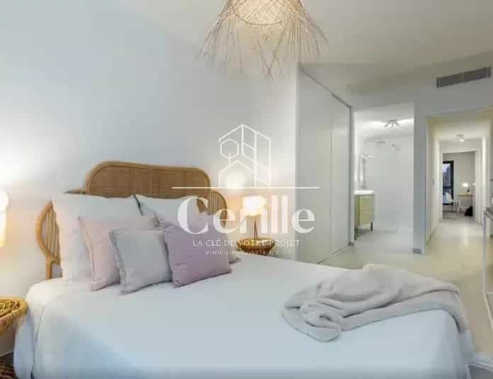 Condominium dans Vieille Chapelle, Provence-Alpes-Cote d'Azur 11503225