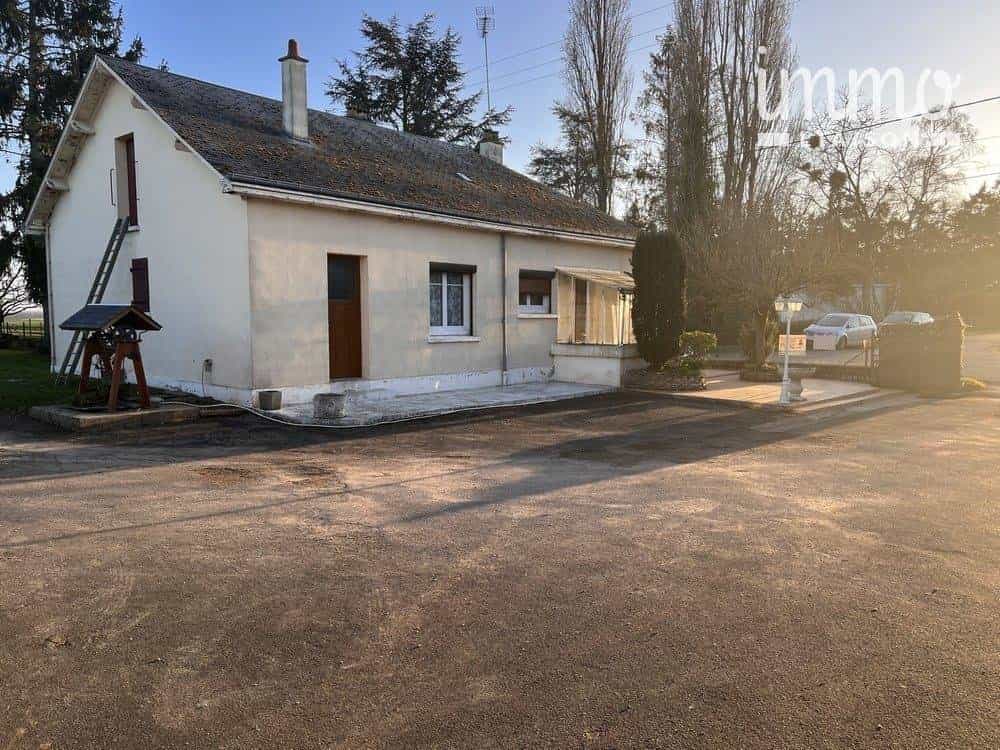 House in Averdon, Centre-Val de Loire 11503277