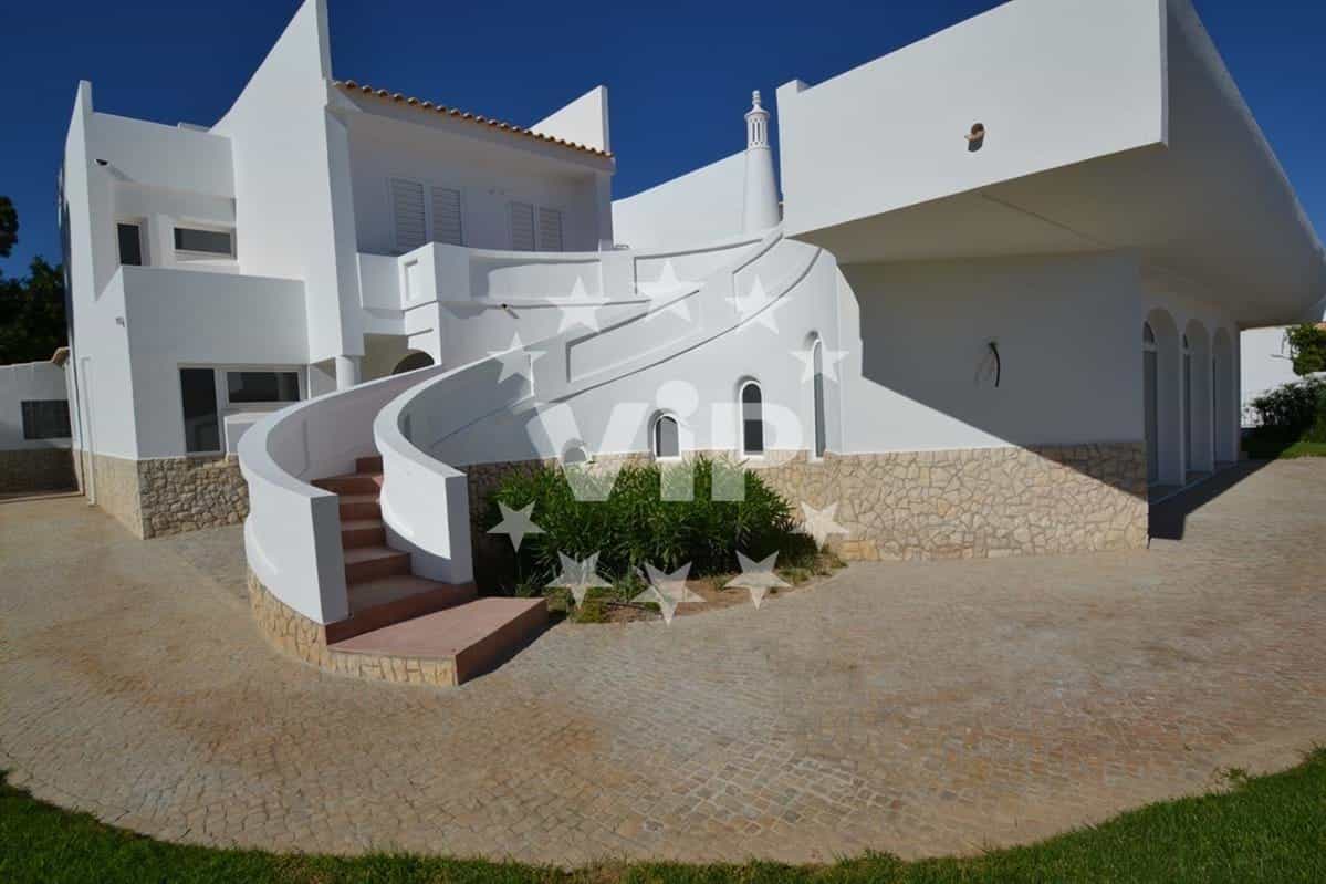 жилой дом в Albufeira, Faro 11503451