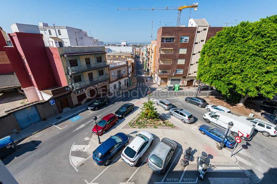 Condominium in Paterna, Valencian Community 11503679