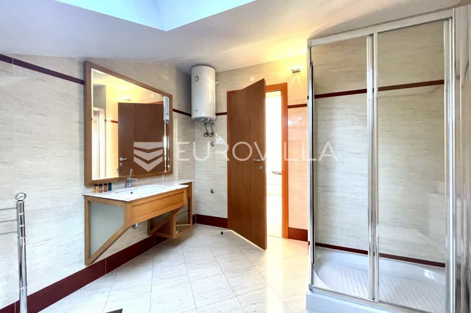 公寓 在 Selce, Primorsko-goranska županija 11503790